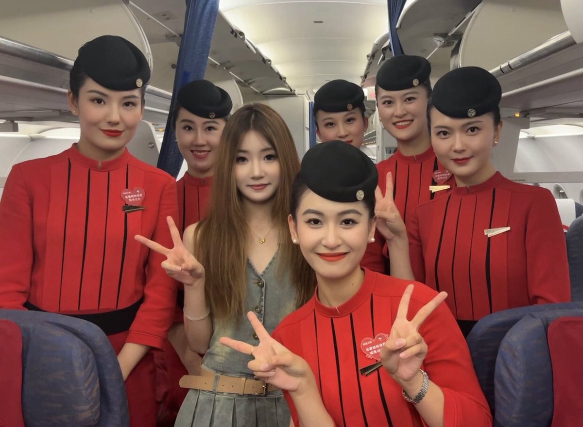 川航空姐 菲菲 tweet media