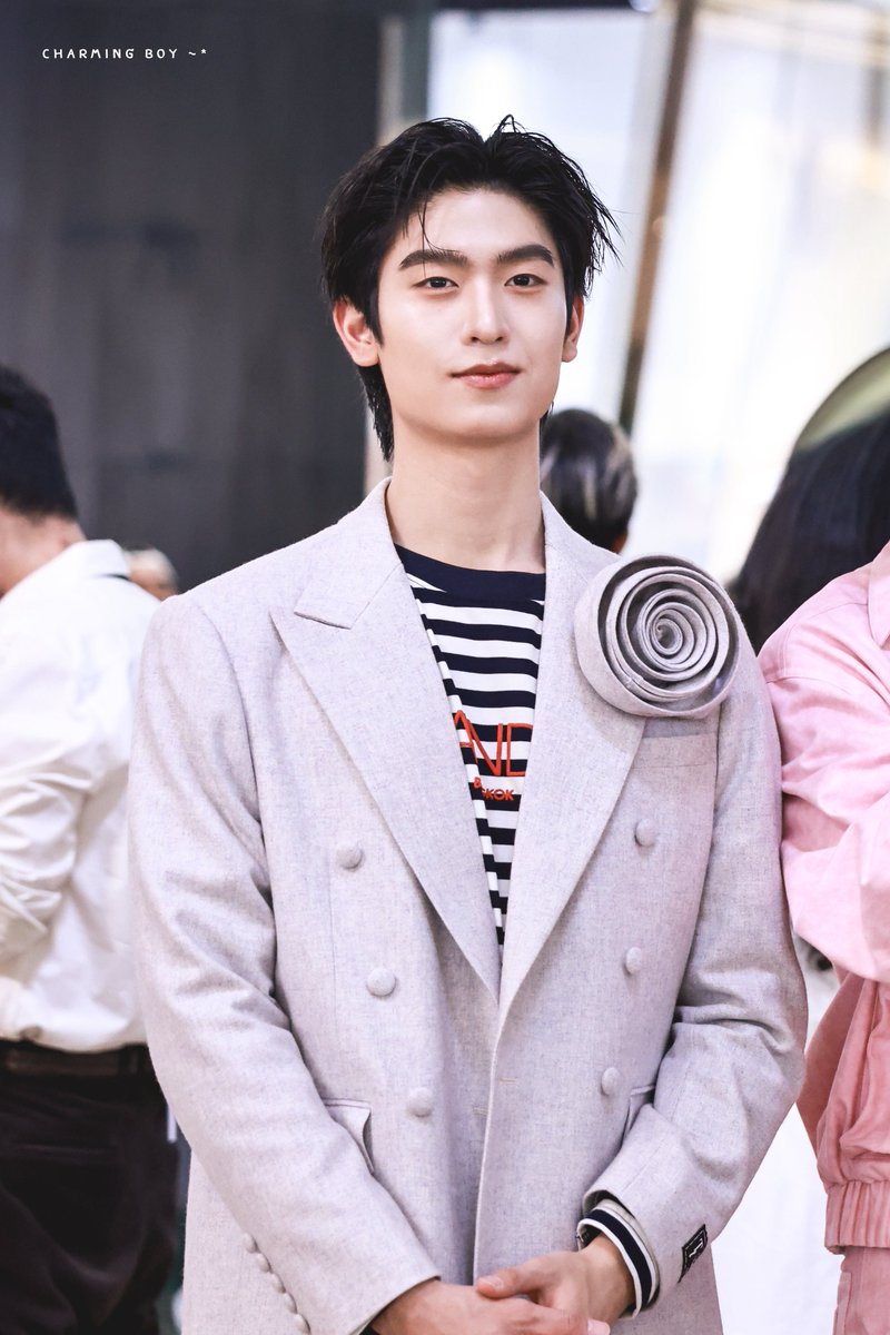 𝙘𝙝𝙖𝙧𝙢𝙞𝙣𝙜 𝙗𝙤𝙮 ♡︎ tweet media