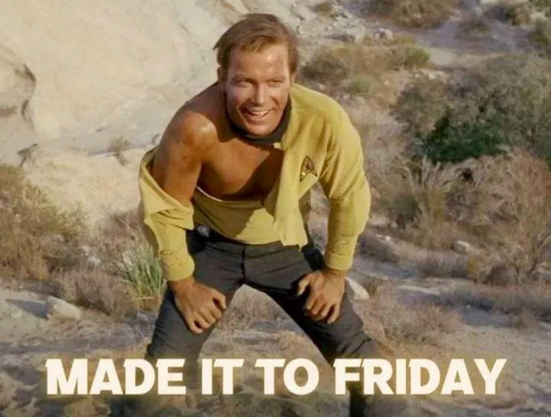 Ladieswhotrek's tweet image. It's been a week. #FridayFeeling 🖖