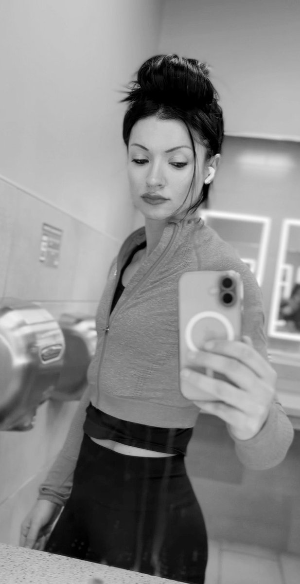 Whitney Grenaway tweet media