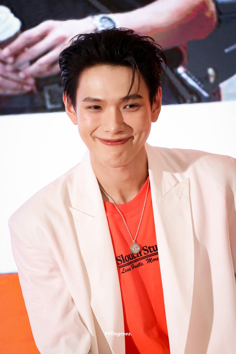 𝟵𝟵𝘿𝙚𝙜𝙧𝙚𝙚𝙯. tweet media