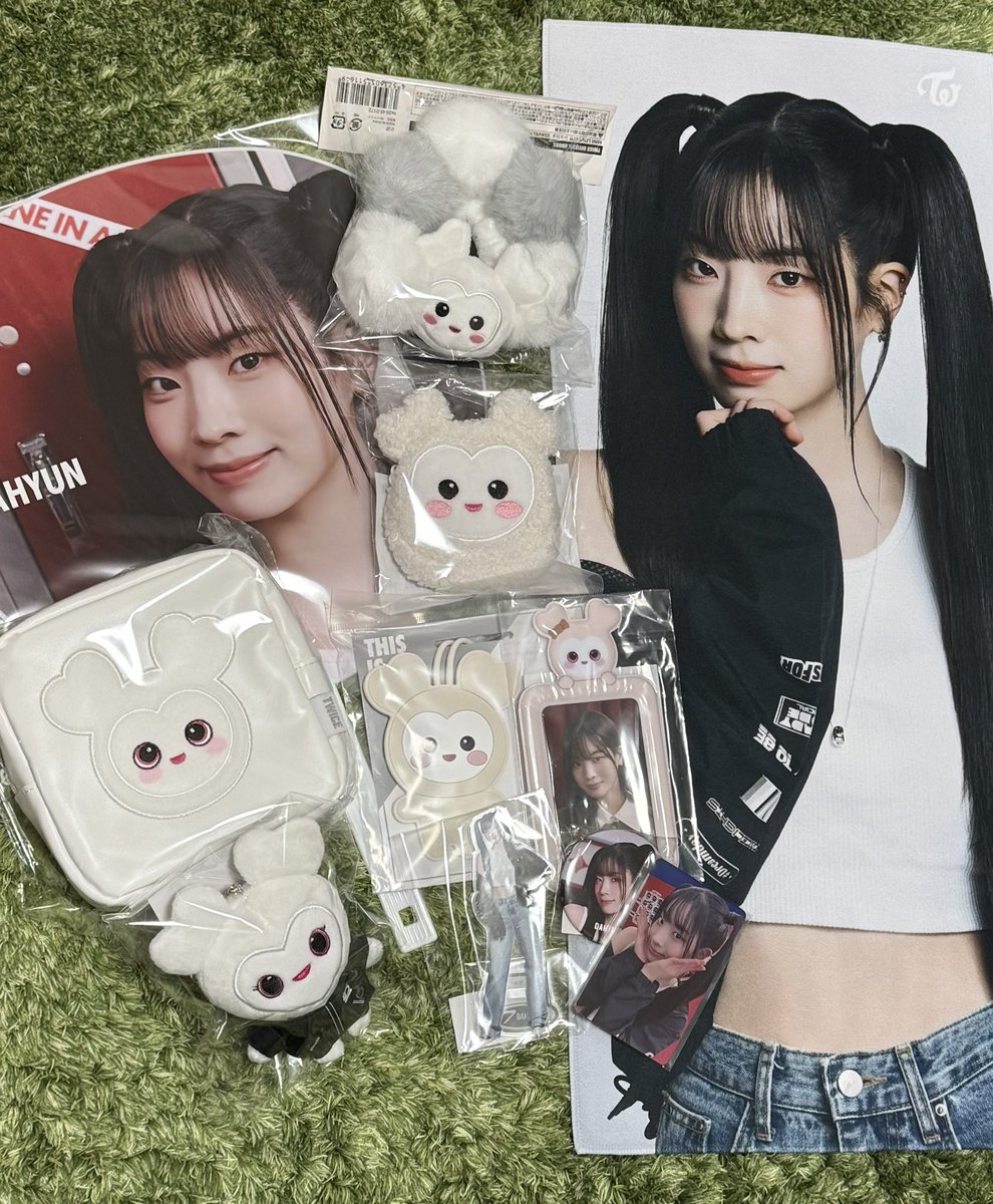 Momen． tweet media