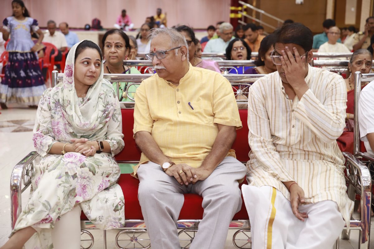 sanamalikshaikh's tweet image. On the sacred occasion of Seetha Rama Kalyanam, I had the privilege of being present and witnessing this celebration.

📍 Gangadhar Deshmukh Hall, R.C.F.

#SeethaRamaKalyanam #FestiveSpirit #Anushaktinagar #SanaMalikShaikh #MLA