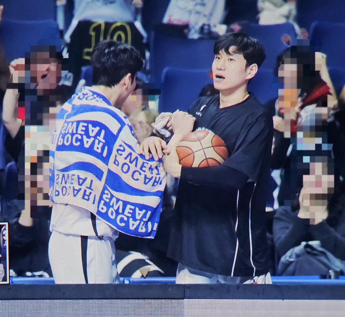 문워커 tweet media