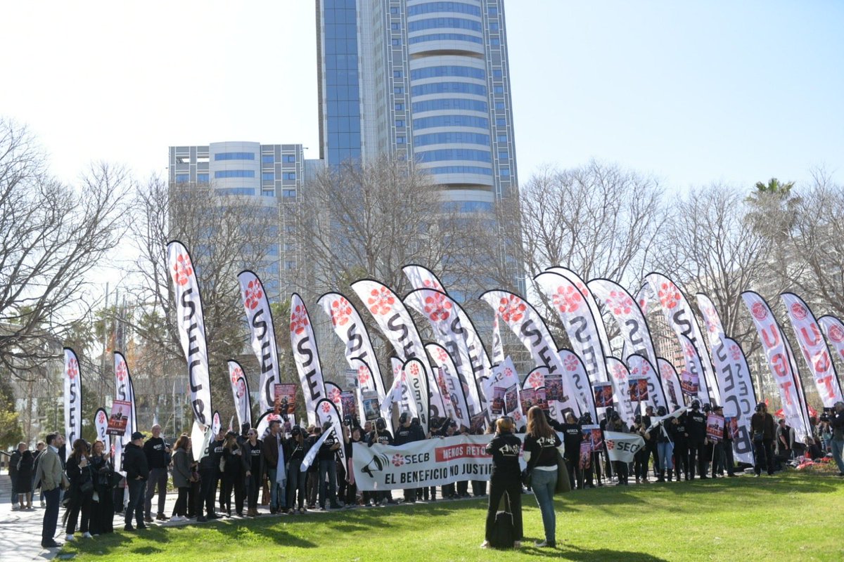 SECB CaixaBank tweet media