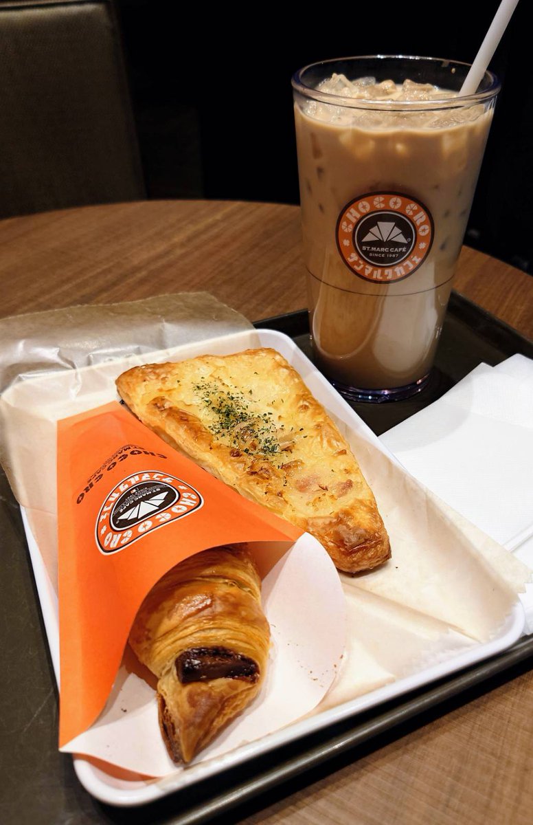 おるとろす tweet media