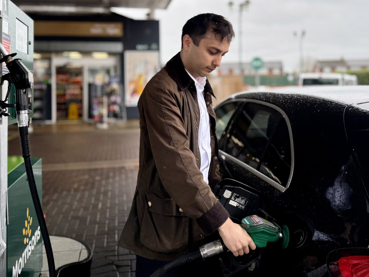 NadimMuslim's tweet photo. Petrol prices are already surging at their fastest rate since 2022 – and Labour want to pile on even more.

A family with two cars will pay an extra £156 in fuel duty between 2026 and 2029. For 14 consecutive years, the Conservatives found the resources to freeze Fuel Duty. https://t.co/IhbaOvqzFl