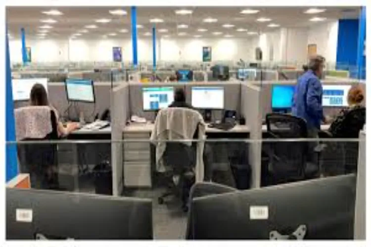 Dnn24Network's tweet image. The Federal Communications Commission proposes English proficiency norms for call centre staff to boost service quality and security. 

Read the Full Article: awazthevoice.in/business-news/… 

#CallCenters #Outsourcing #CustomerService #EnglishProficiency #GlobalWorkforce #DNN24