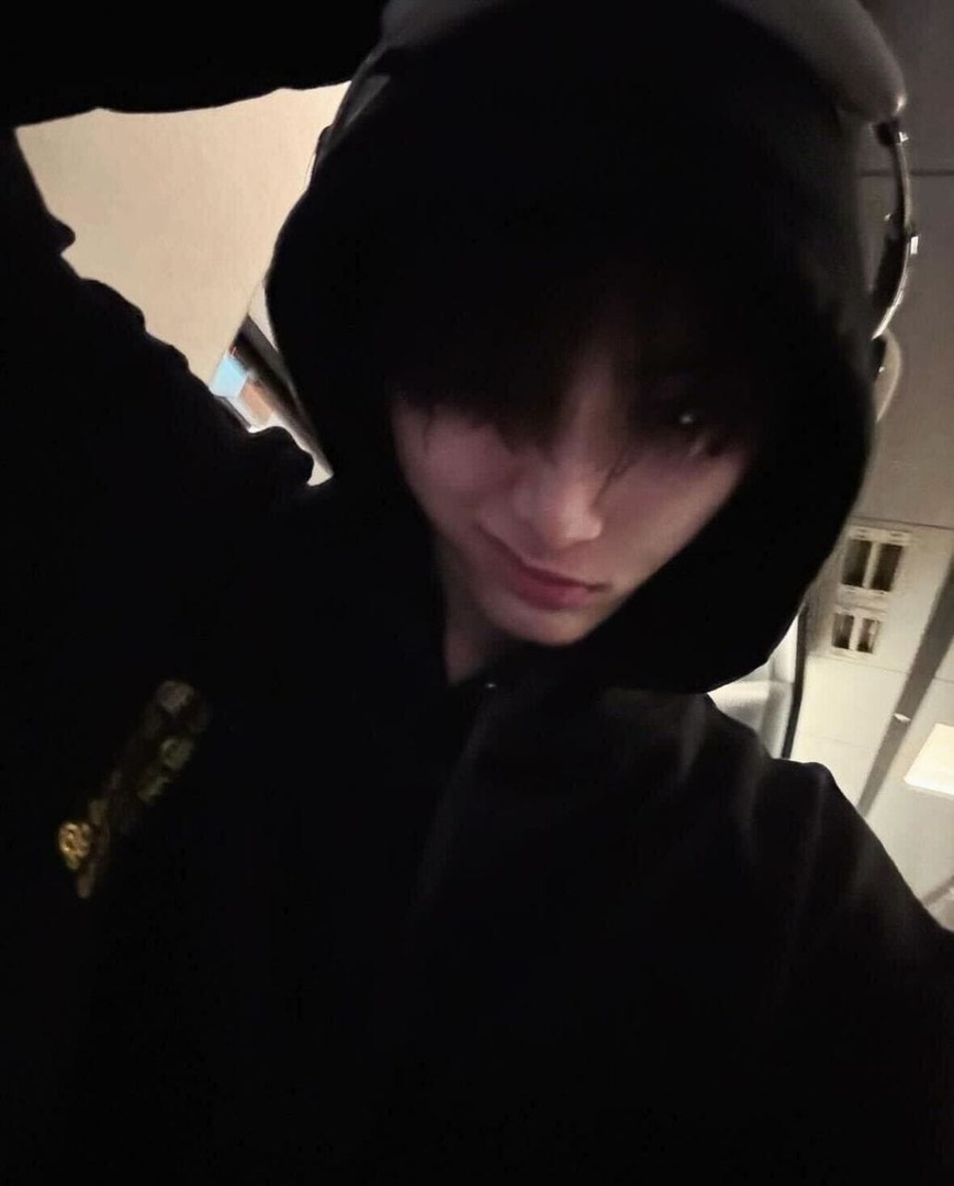 Base umum bisa follow @cornerfess tweet media