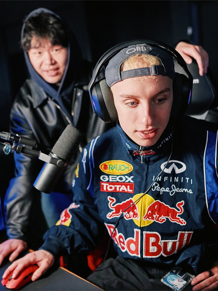 gamescom tweet media