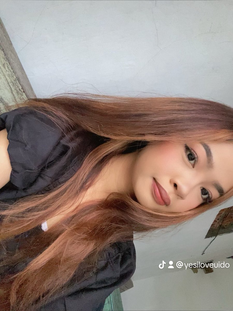 caroline tweet media