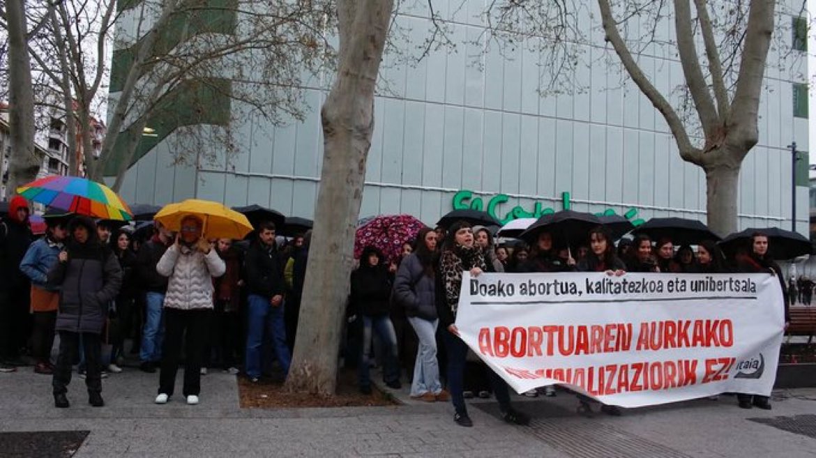 Movilizaciones en defensa del derecho al aborto andra.eus/movilizaciones…