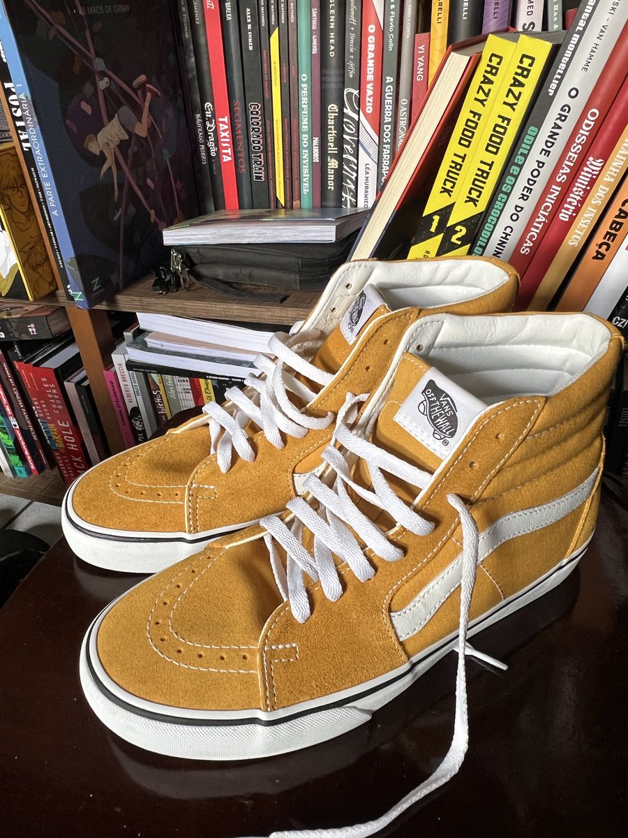 GugaFernandz's tweet photo. Tênis Van Modelo Sk8-Hi Golden Glow (Tamanho 40).

Usado 2 vezes e por pouco tempo.

Motivo da venda: numeração menor que a minha.

Valor: R$250,00 (mas podemos conversar) 😄 https://t.co/TXMih0FUWH