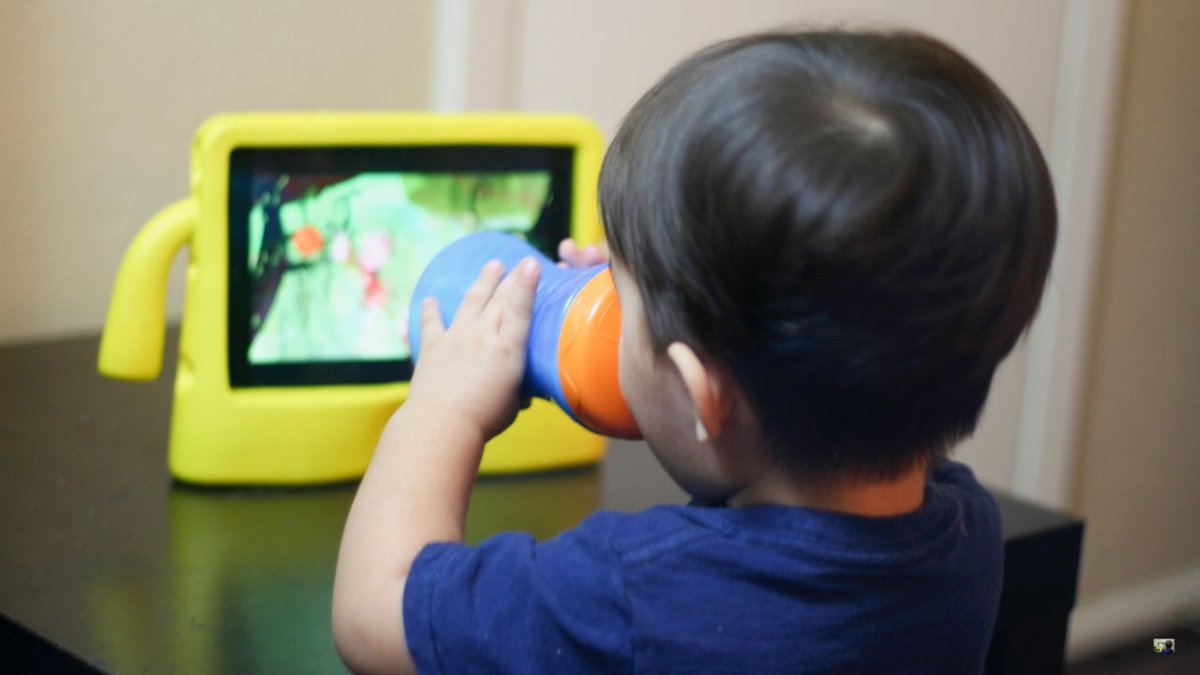 defimediainfo's tweet image. Pas d'écran avant l'âge de 2 ans: le gouvernement britannique publie ses recommandations dlvr.it/TRkQzM #SantéEnfant #Écran #Recommandations #GouvernementBritannique #DéveloppementAffectif