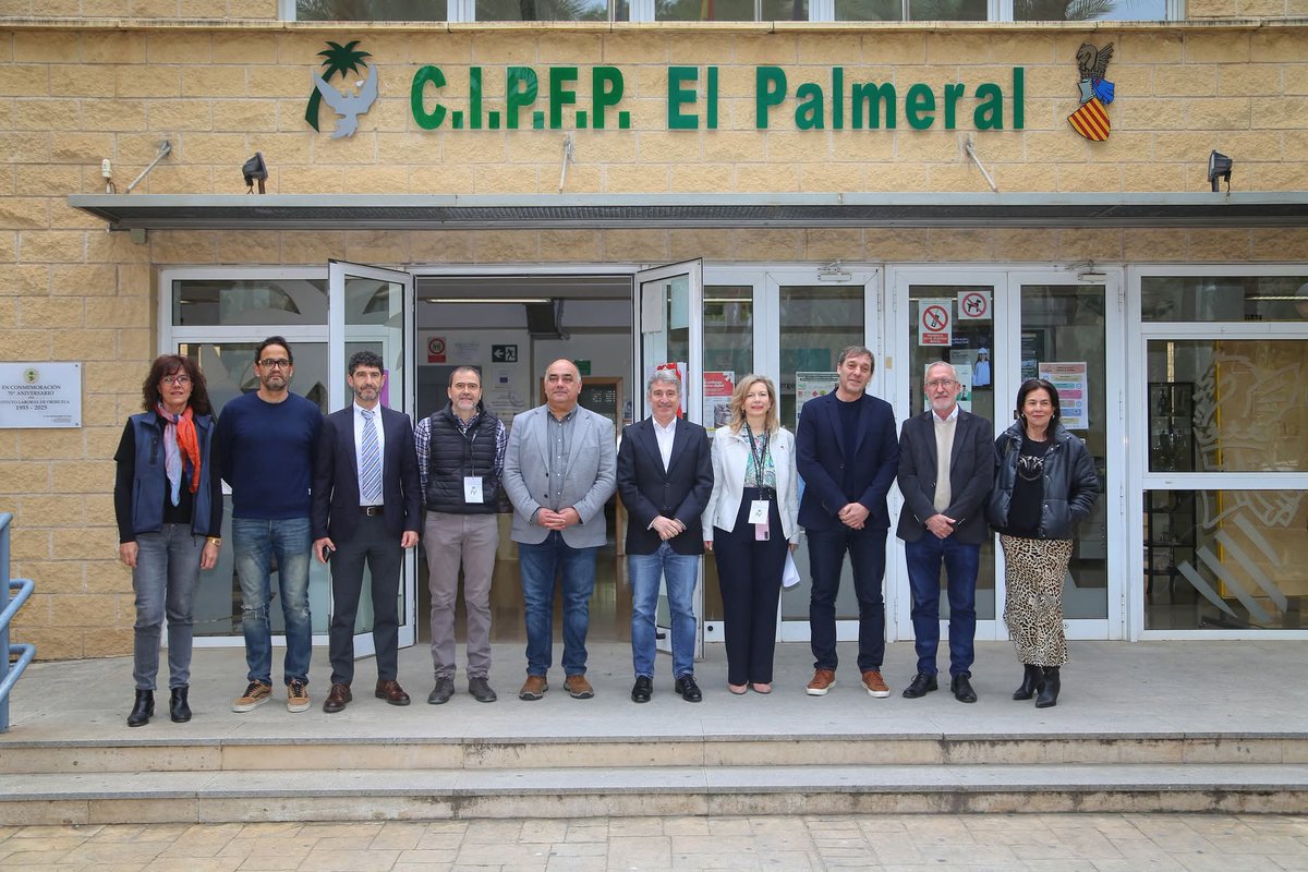 AytoOrihuela's tweet photo. ▶️ El Ayuntamiento de #Orihuela y el CIPFP El Palmeral firman un convenio para impulsar la FP Dual

Concejalía de Educación - Ayto. de Orihuela
Aedl Orihuela
CIPFP El  Palmeral  Orihuela

https://t.co/ap0AhRiues https://t.co/cW1Zt623CS