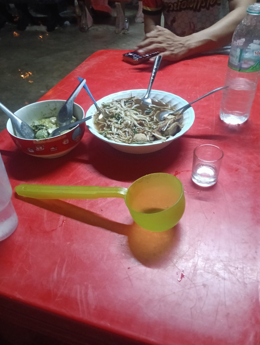 อัศวิน ไม่อินกับการนอน tweet media