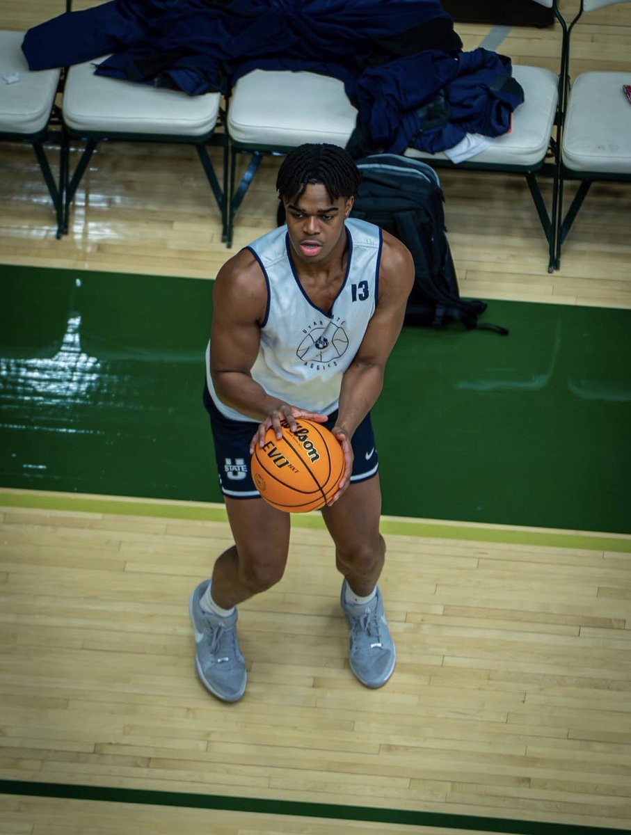 Tobias Bass tweet media