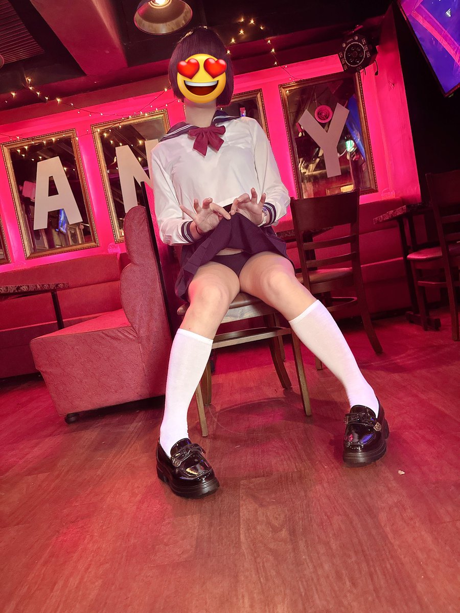 cd_soeuni's tweet photo. 청순한 느낌의 교복을 입어봤지만..
반대로 불량한듯 요염할수도 있는거잖아?
들어왕~😘
#보추 #시디 #쉬멜 #femboy #sissy #男の娘 https://t.co/HYksh7BdLO