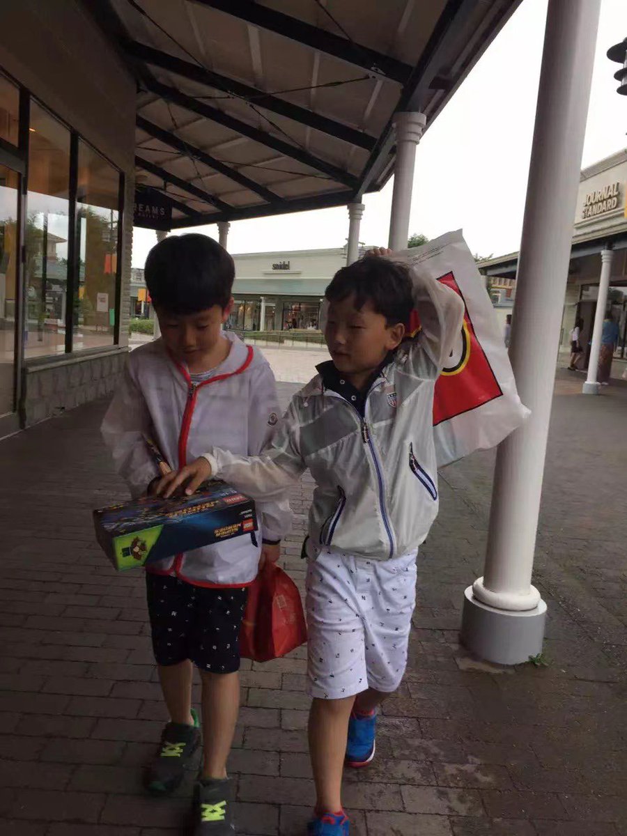 prot1ct's tweet photo. 小时候是少爷 长大了是蛆 https://t.co/BIhp5rIcj4