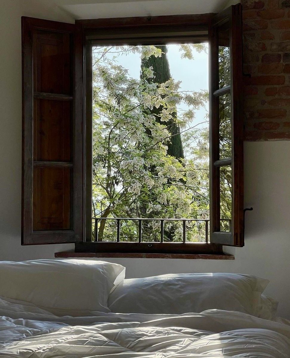 a window like this to let the spring breeze in would be so healing