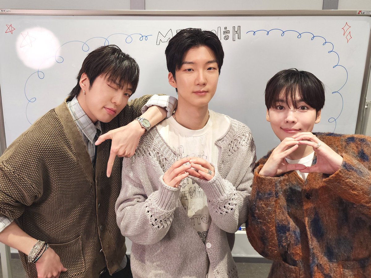 이렇게 귀여운데 다음 유행은 위너겠지💙