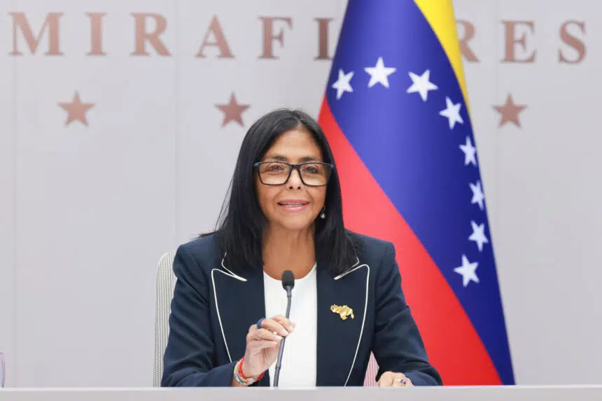 infopublicave's tweet photo. 📢Delcy Rodríguez decretó como días no laborables toda la Semana Santa a partir del lunes #30Mar para los trabajadores de ministerios e instituciones del Estado. Rodríguez explicó que la medida se tomó en el contexto del plan de ahorro de energía eléctrica

📌 @eldiario https://t.co/SkHzbuTtZ1