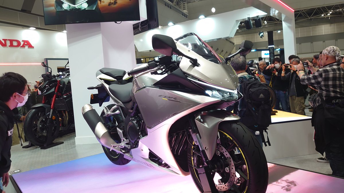 ざわちん tweet media