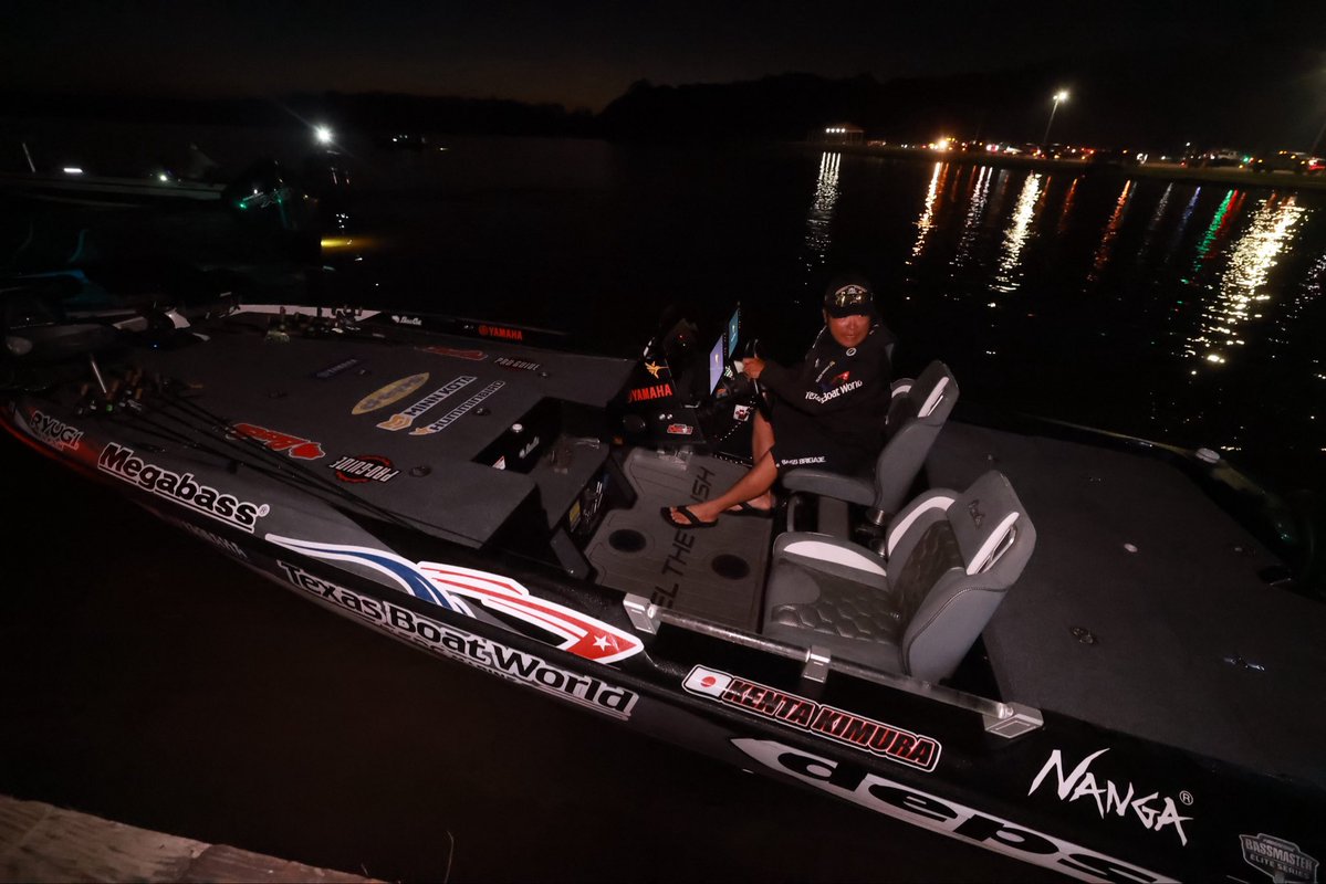 Texas Boat World tweet media