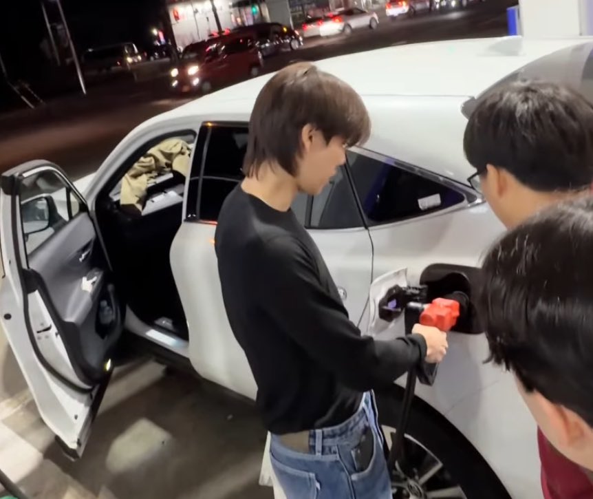 Chew ☾ tweet media