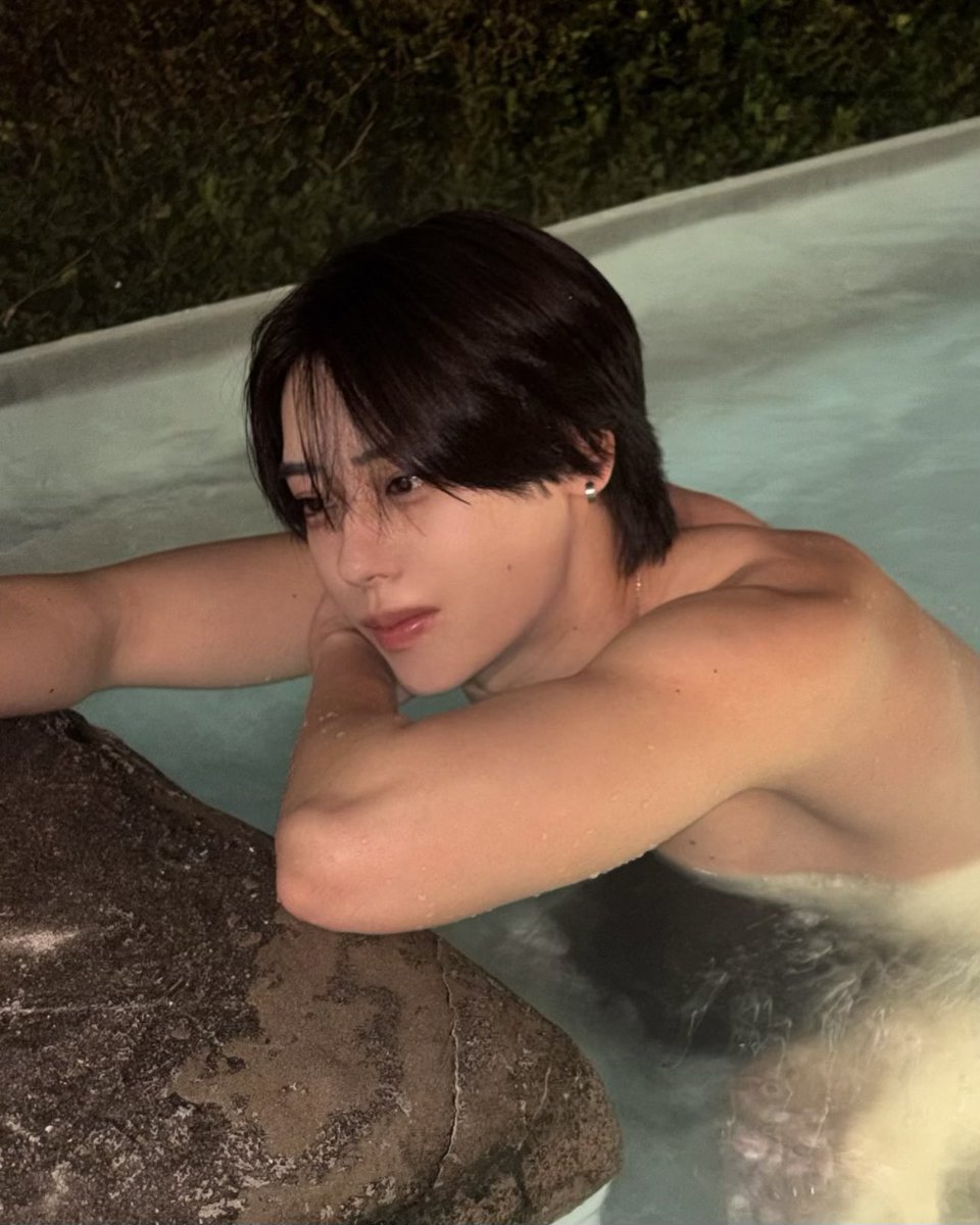 あきひさ tweet media