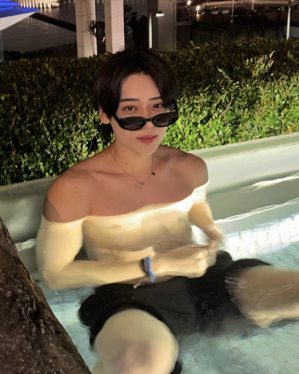 あきひさ tweet media