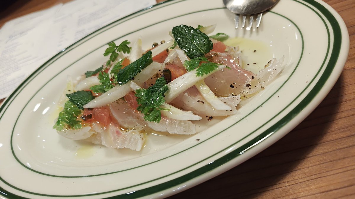 とんトン tweet media