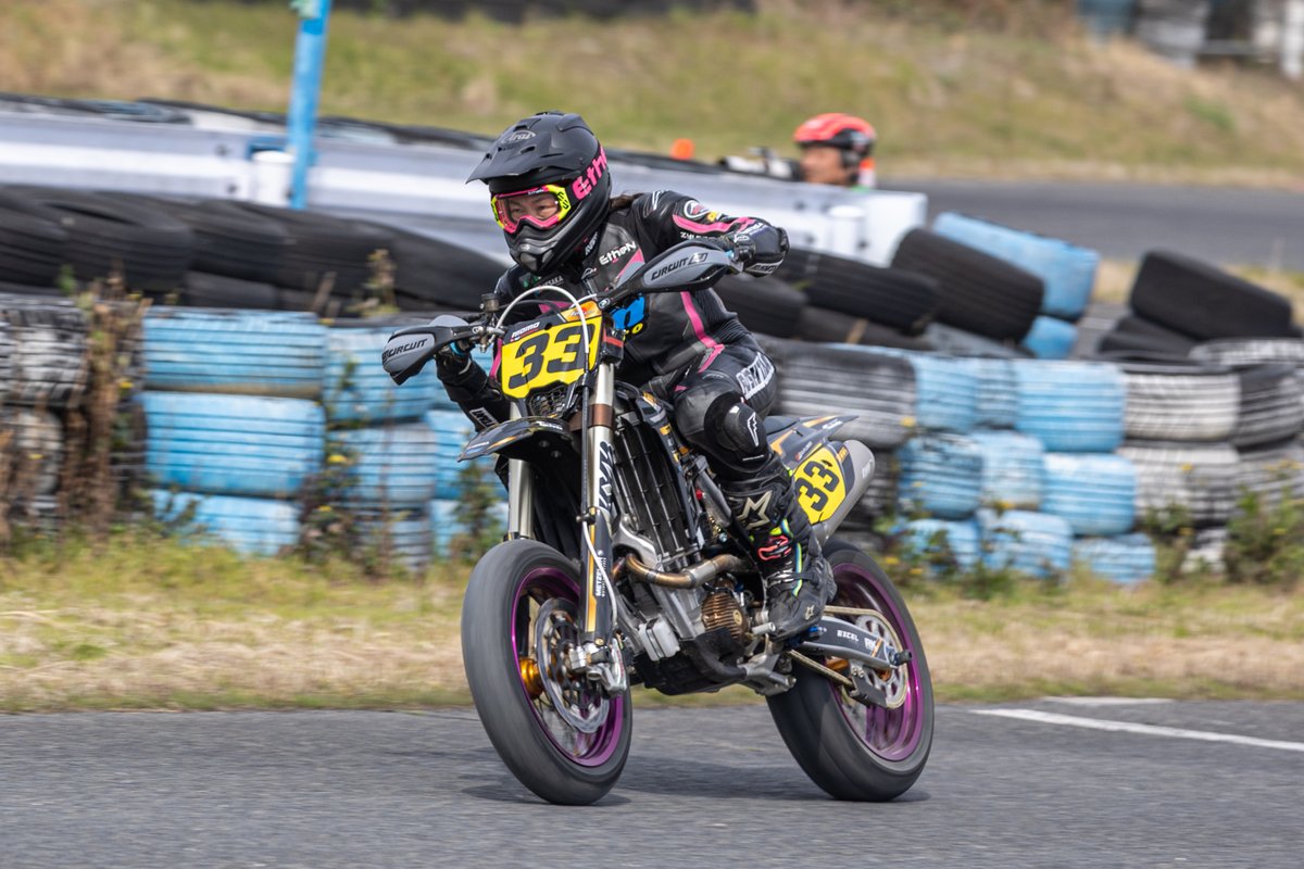 むらた tweet media