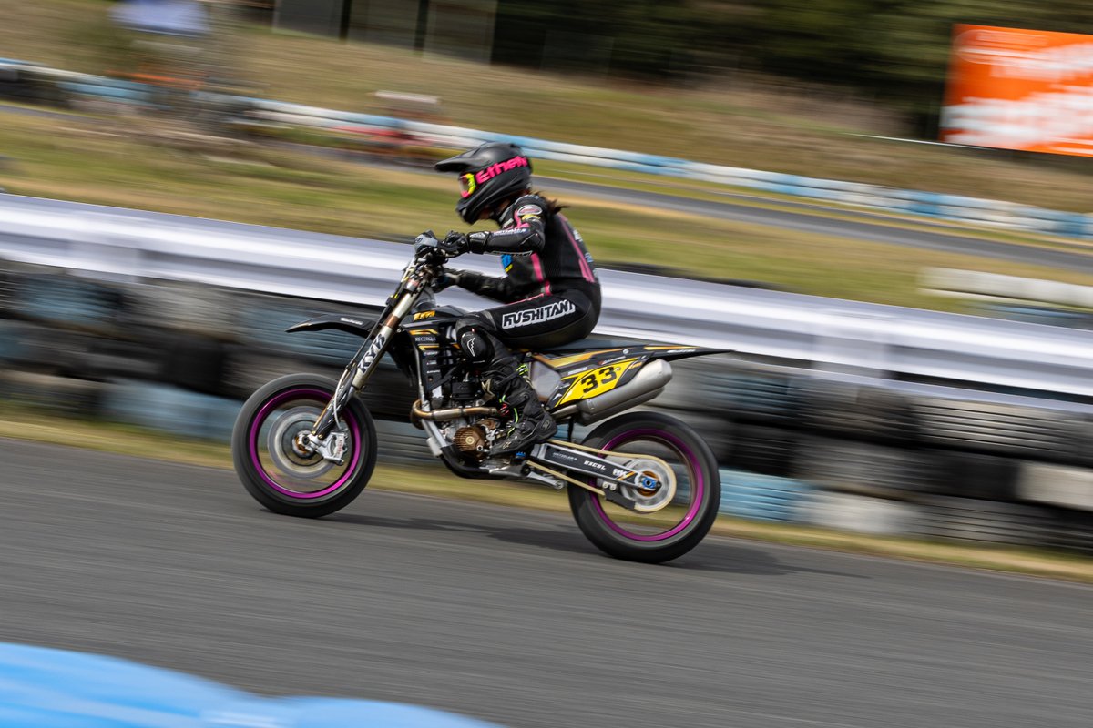 むらた tweet media