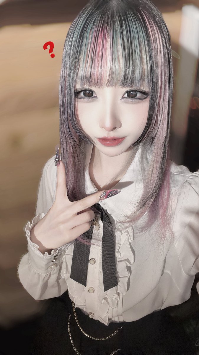 藍良あれれ tweet media