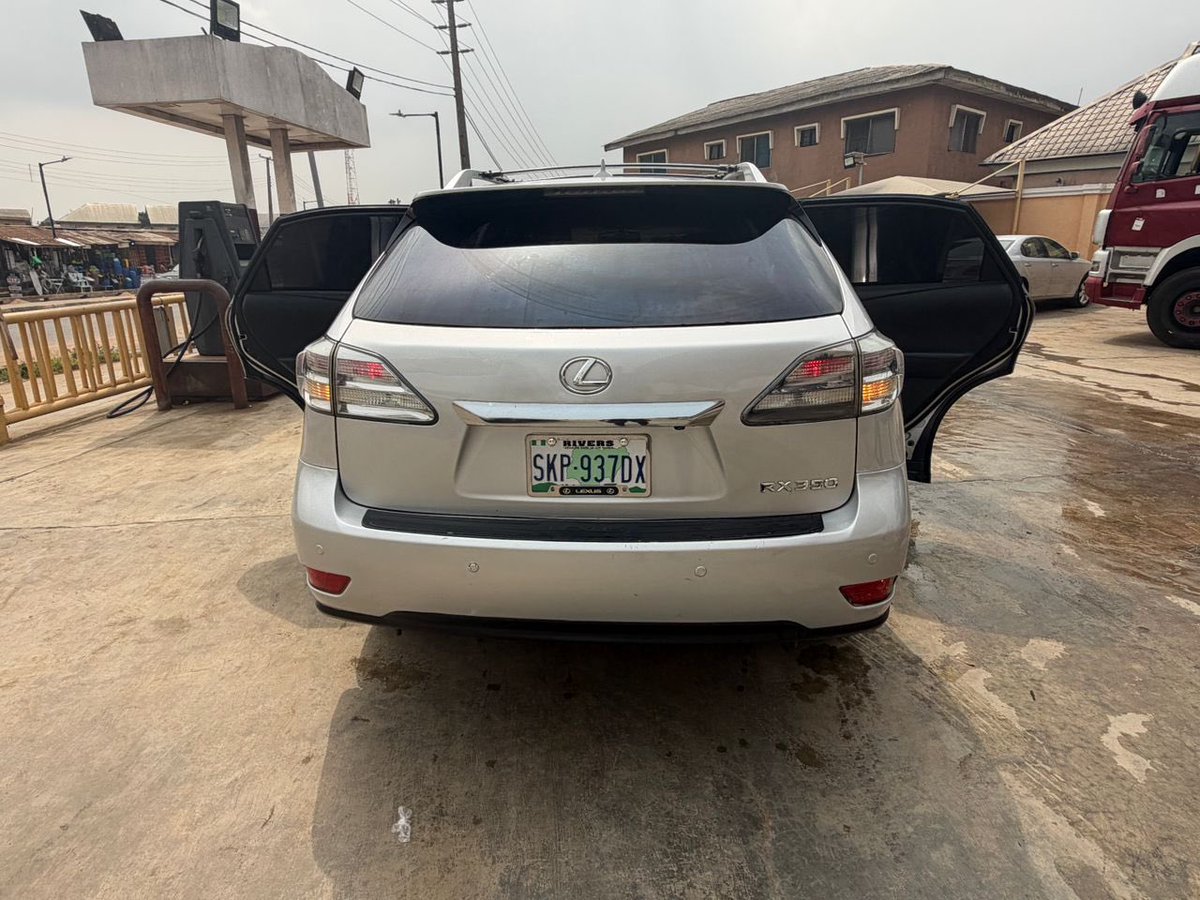 Emsotec_Autoz's tweet photo. Distress!!! 
Registered RX350 2011
Full option

11 million.

Jakande estate isolo
Buy and drive

Features: 
Untampered Gear
Untampared engine 
Ac
Parking Assist active
Suspensions intact
Power boot active
Accident free

DM or call 08063178870

Stage 4 | seyi law | slave | wotf | https://t.co/R4KkQfK6A6