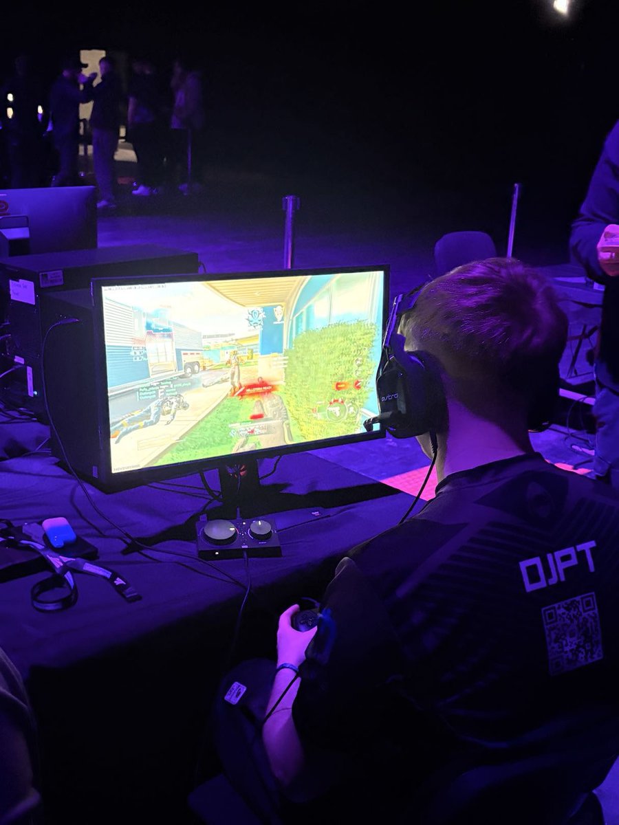 Supreme eSports tweet media