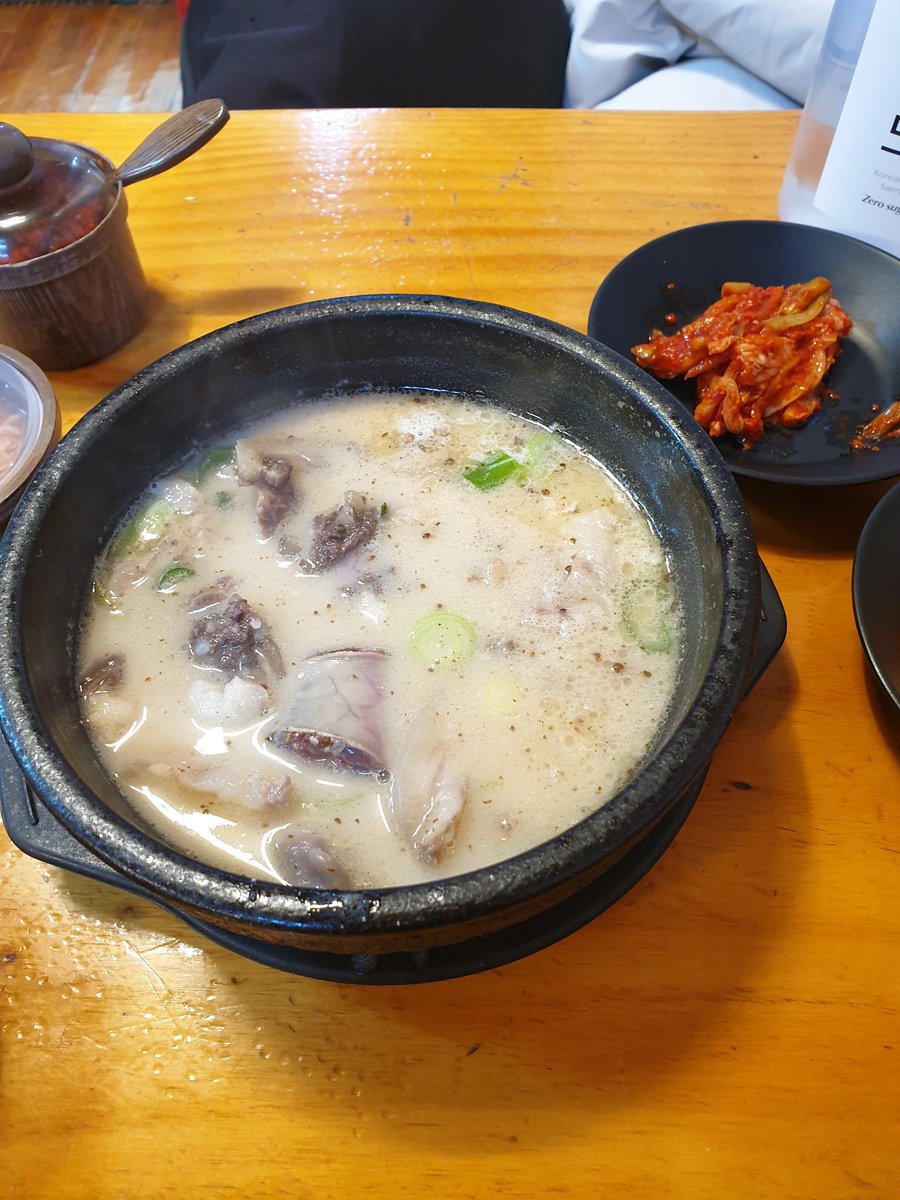 외톨이 tweet media