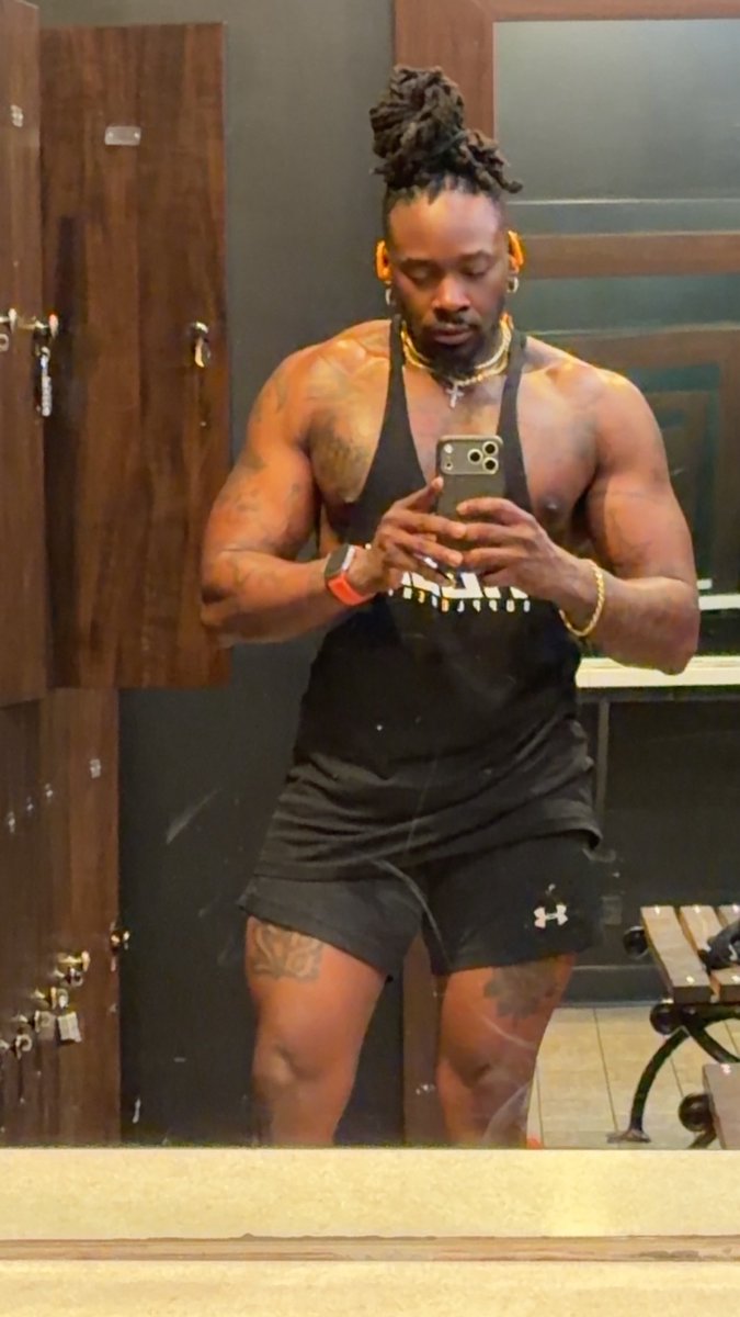 bigchezt tweet media