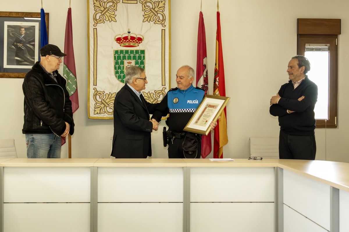 Municipio de Valverde de la Virgen tweet media