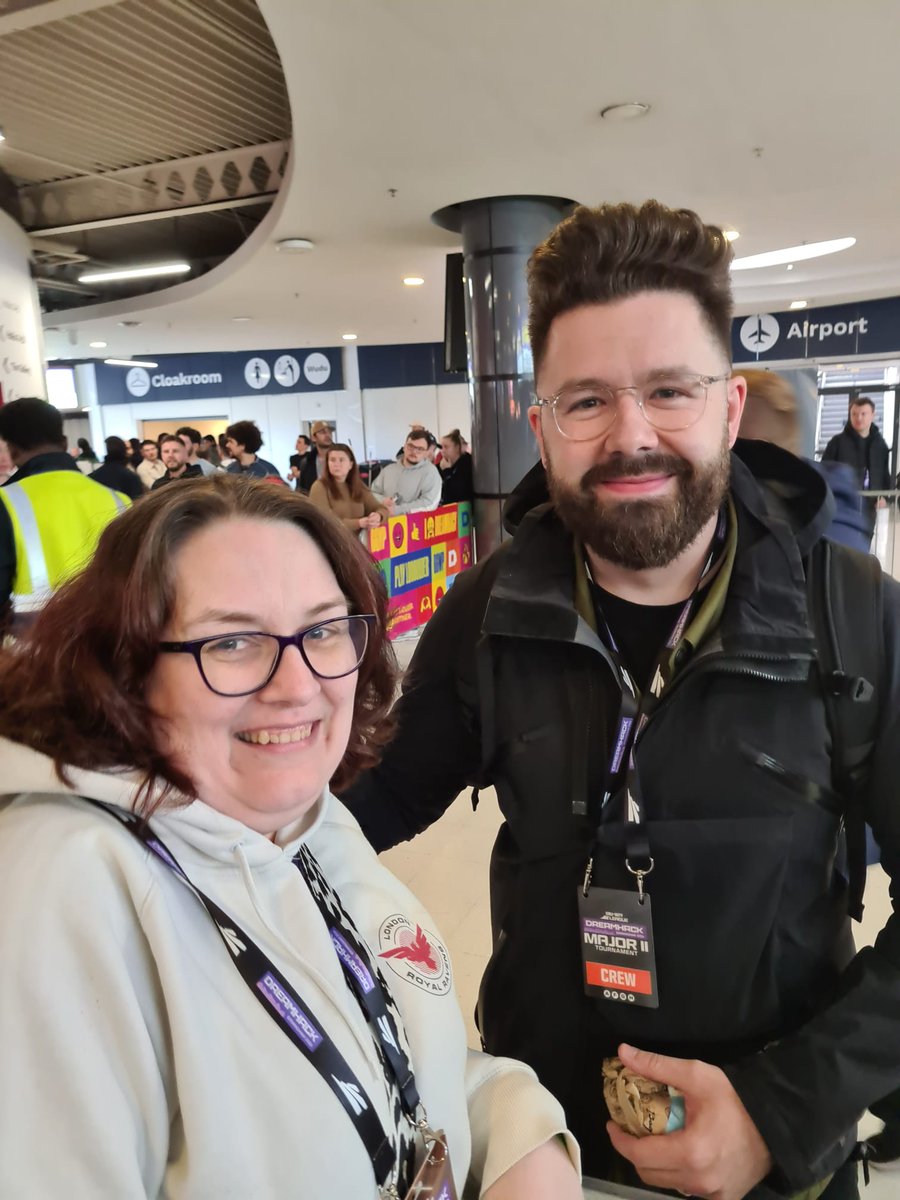 _NicHarrison_'s tweet photo. Eek... Thank You sooo much @MilesTheRoss @NAMELESS @cxtbbg @oDanGhosty for stopping and signing ❤️❤️❤️ https://t.co/apCCeu9Wwf