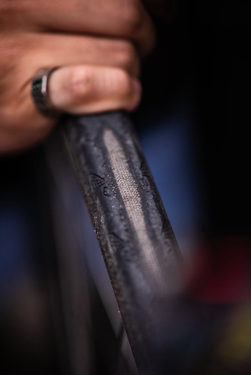 Pemakan Nanas tweet media