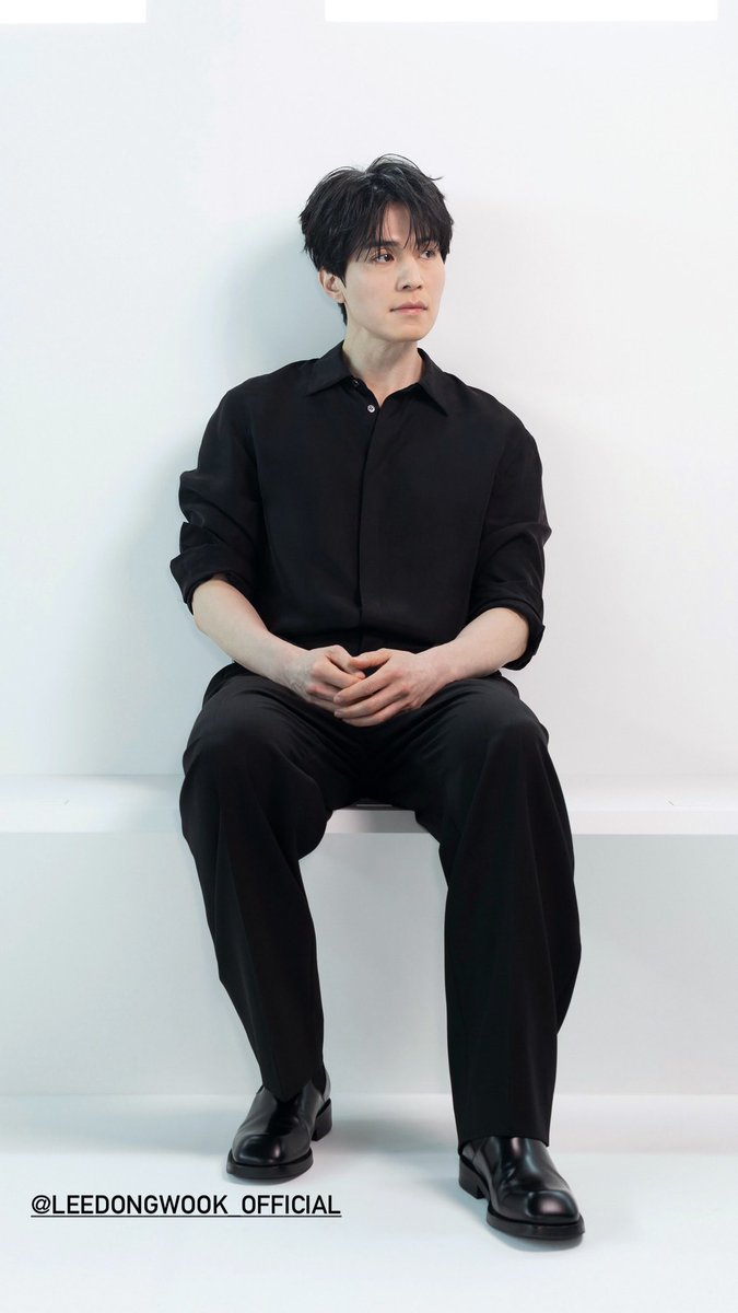 ᴀ ᴄᴏᴍᴍᴀ, tweet media