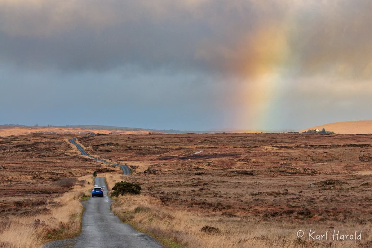 ThisIsIreland3's tweet image. The Bog Road, looking spectacular 🌈🏞️

📍County Donegal - Ireland ☘️ 

📸 Karl Harold

#Donegal #Thebogroad #Rainbow  #Wildatlanticway