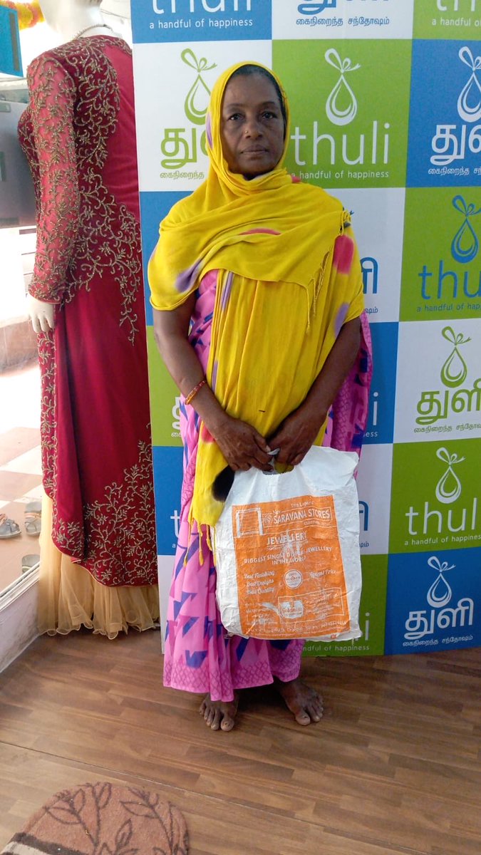 ThuliVadapalani's tweet photo. Handful of Happiness Thuli ❤

Free clothes showroom ❤

@ThuliVadapalani @VijaySethuOffl 
#thulivadapalani #vijaysethupathy #humanity #makkalselva https://t.co/KLM57sAtJ5