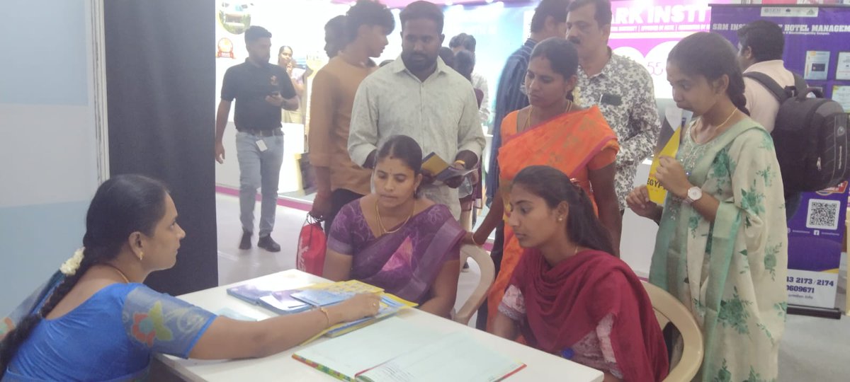 ccc_icai's tweet image. The Career Counselling Committee participated in the Dinamalar Vazhikatti 2026 Career fair held at Codissia Grounds, Coimbatore, from 27th to 29th March 2026, empowering students with valuable career guidance for a brighter future. @arpitkabra25 #CareerGoals #Careerguidance