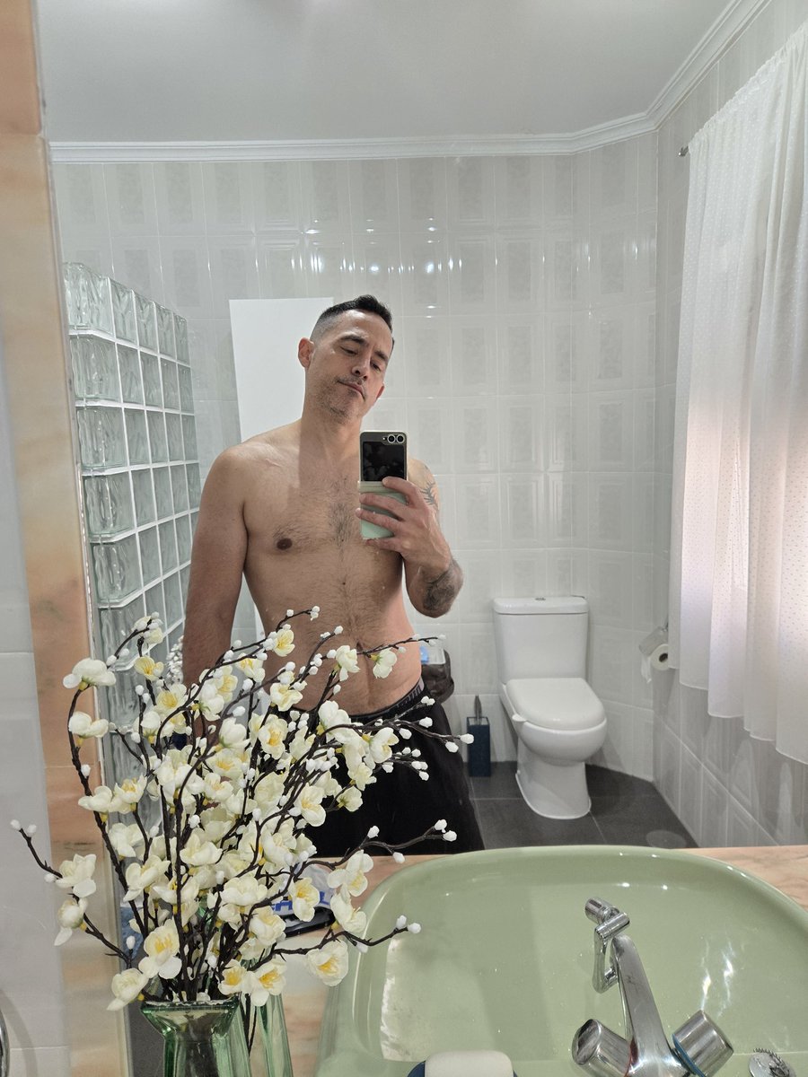 Alejandro tweet media