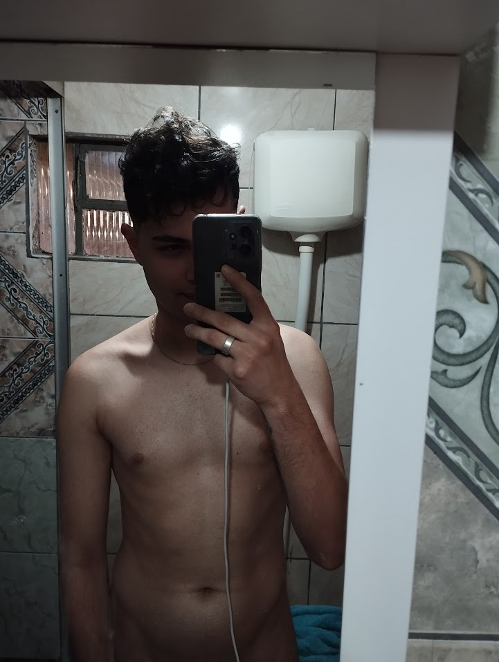 x4lan_'s tweet photo. Bora bater uma antes de ir pro banho? https://t.co/YjaXcdDfV5 https://t.co/JHxC7j73q4