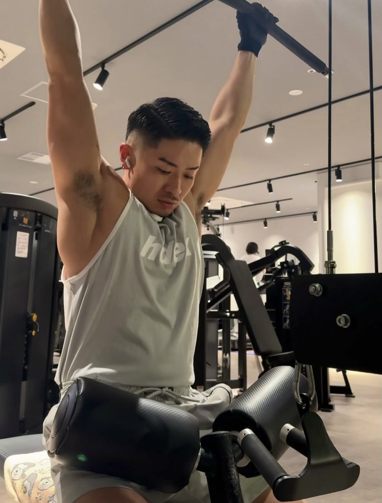 ひろき tweet media