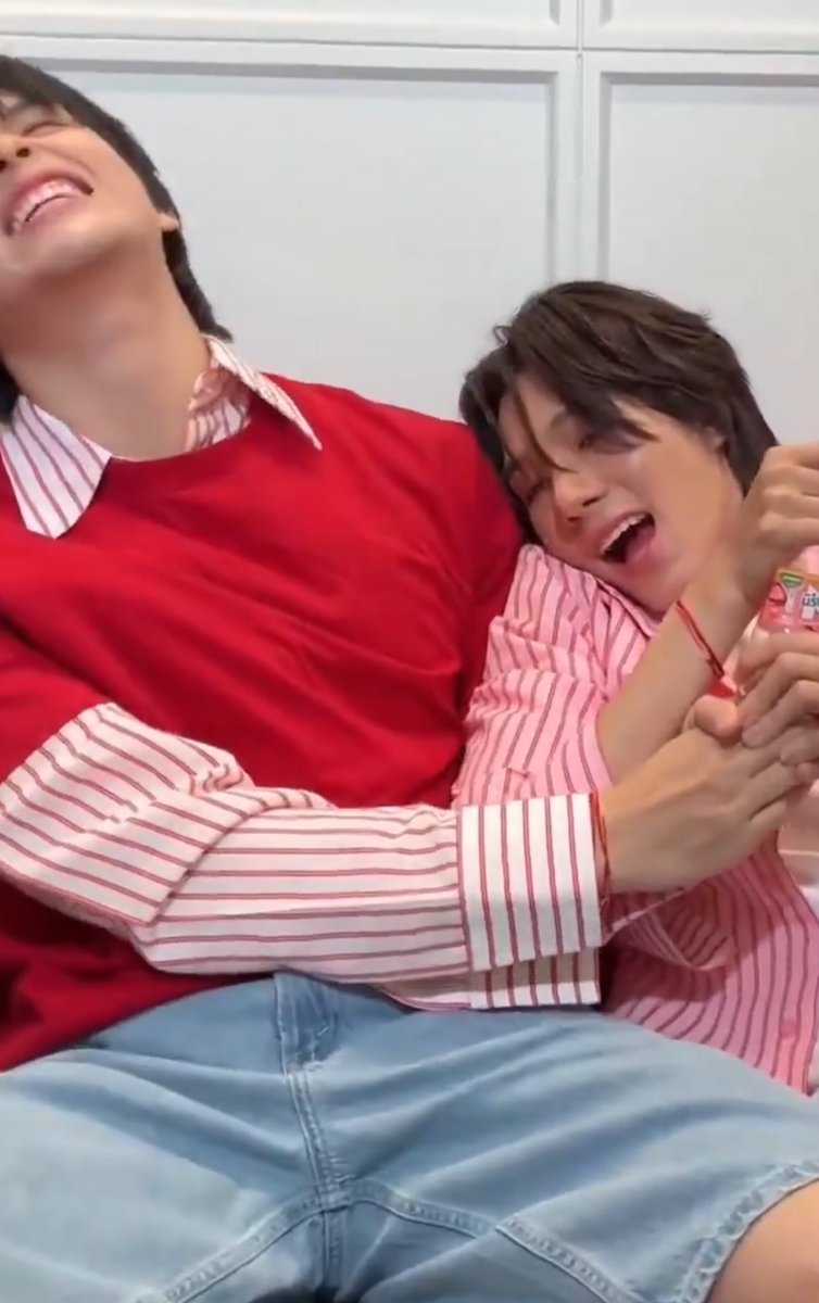 ⑅⋆𝙽𝚘𝚖𝚗𝚘𝚖 ✮ — kinda ia tweet media